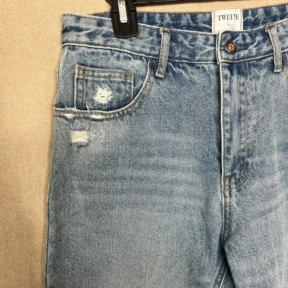Twelve by OnTwelfth Women's Distressed Blue Jeans Size 29 High Rise - Picture 6 of 12